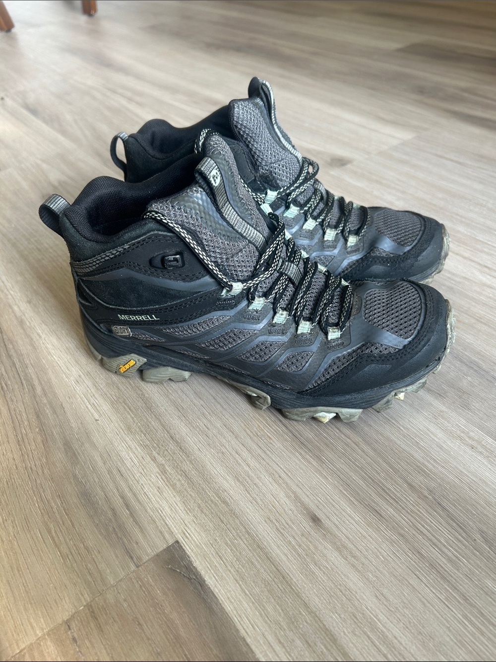 Women’s Merrell Moab FST Mid Waterproof Hiking Boots Granite Gray Size 6.5